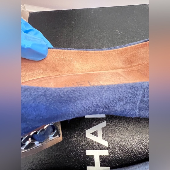 Used classic Chanel flats in suede - Picture 5 of 7